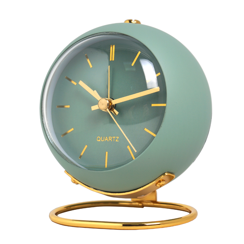 Nordic Desk Clock With Charming Analog Time Display