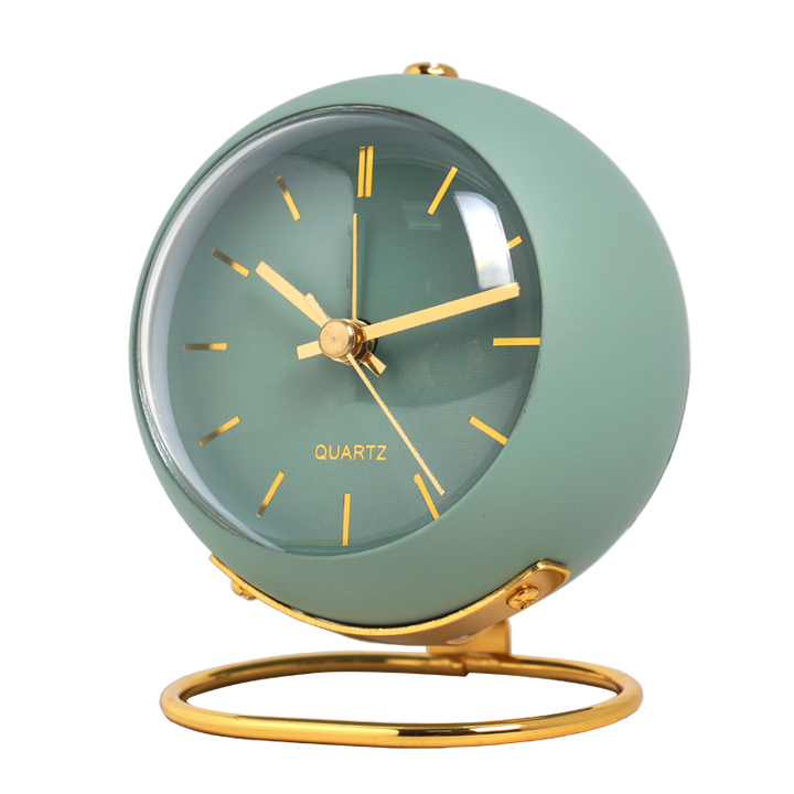 Nordic Desk Clock With Charming Analog Time Display