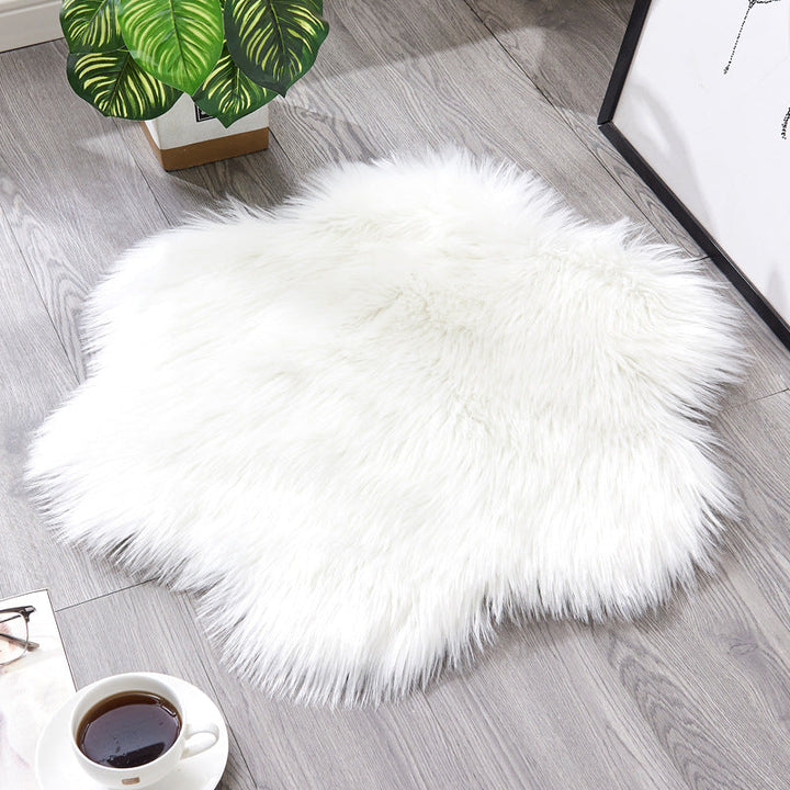 Plum Shape Faux Fur Rug for Warm Nordic Floor Comfort