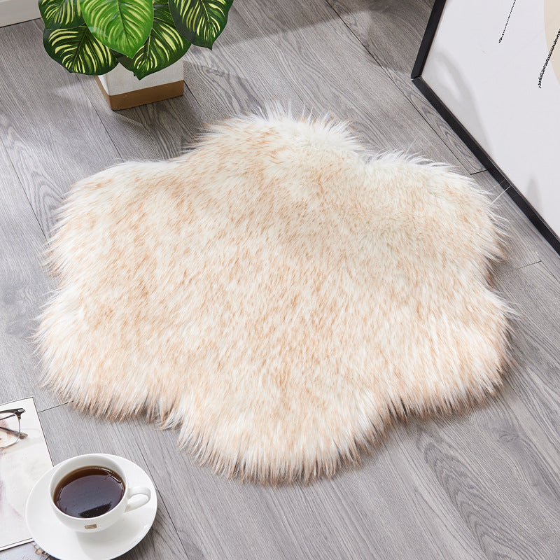 Plum Shape Faux Fur Rug for Warm Nordic Floor Comfort