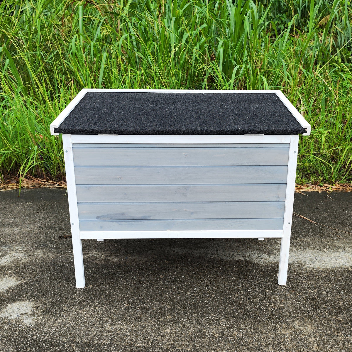 Breathable Outdoor Cat House with Porch Deck & Ramp