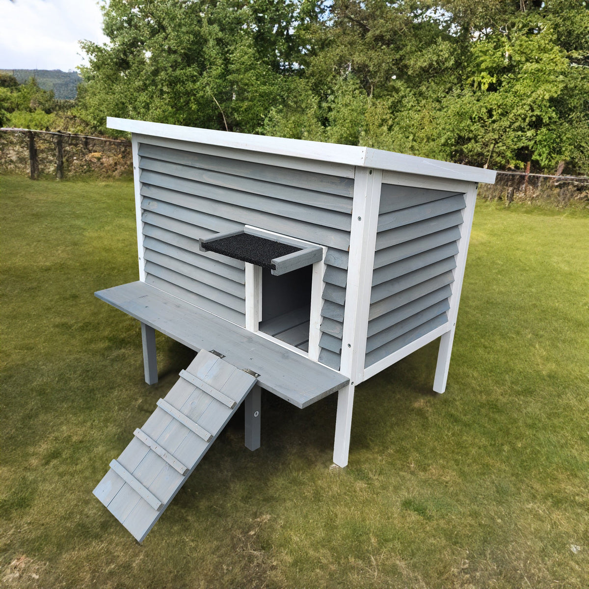 Breathable Outdoor Cat House with Porch Deck & Ramp