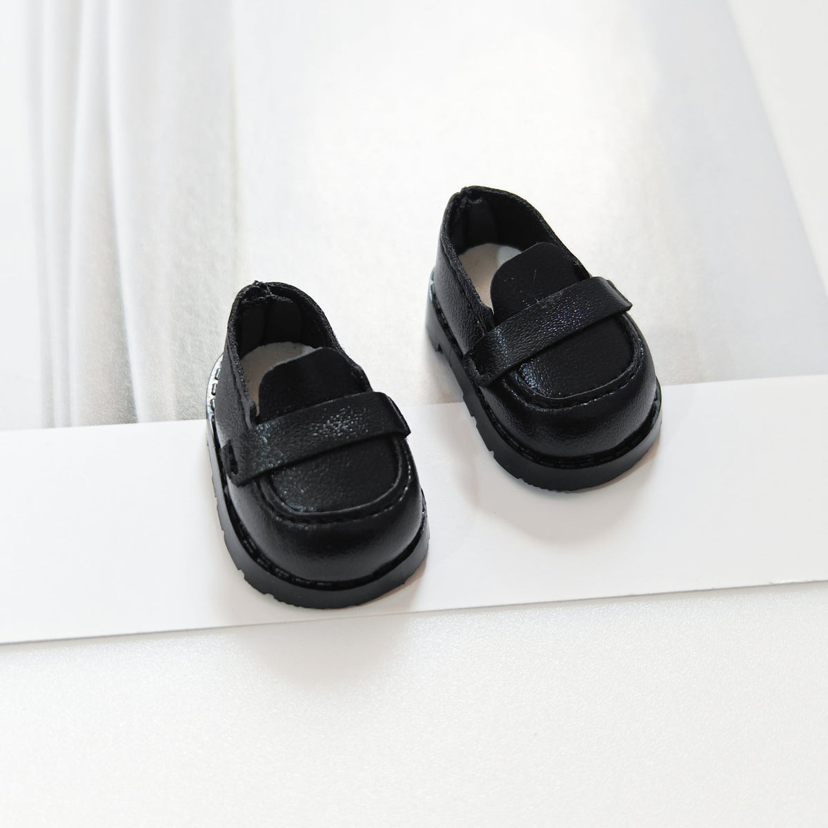 Labubu Doll Shoes 4-Piece Outfit Accessory Collection