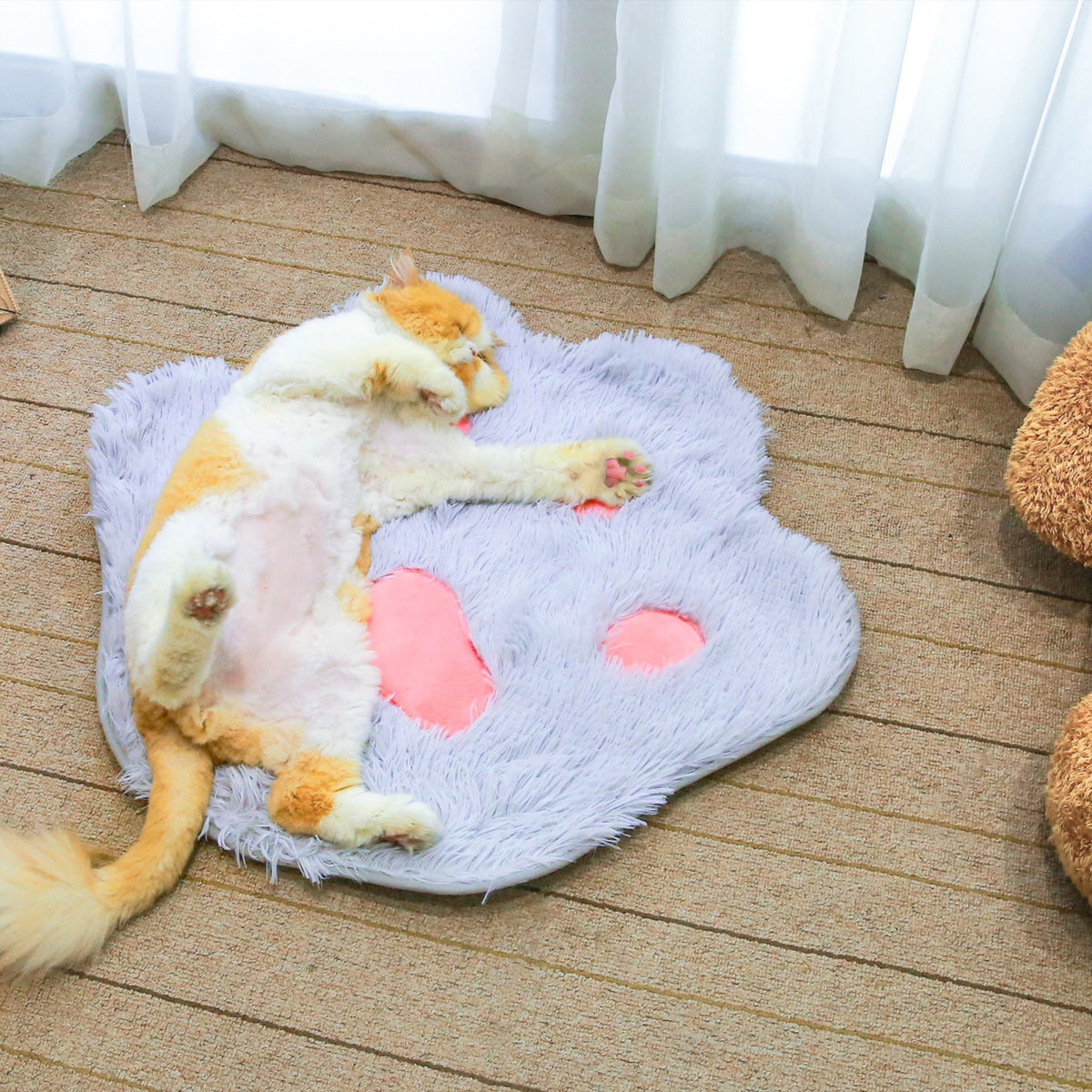 Cat Paw Print Pet Mat for Cozy, Fluffy Daily Naps