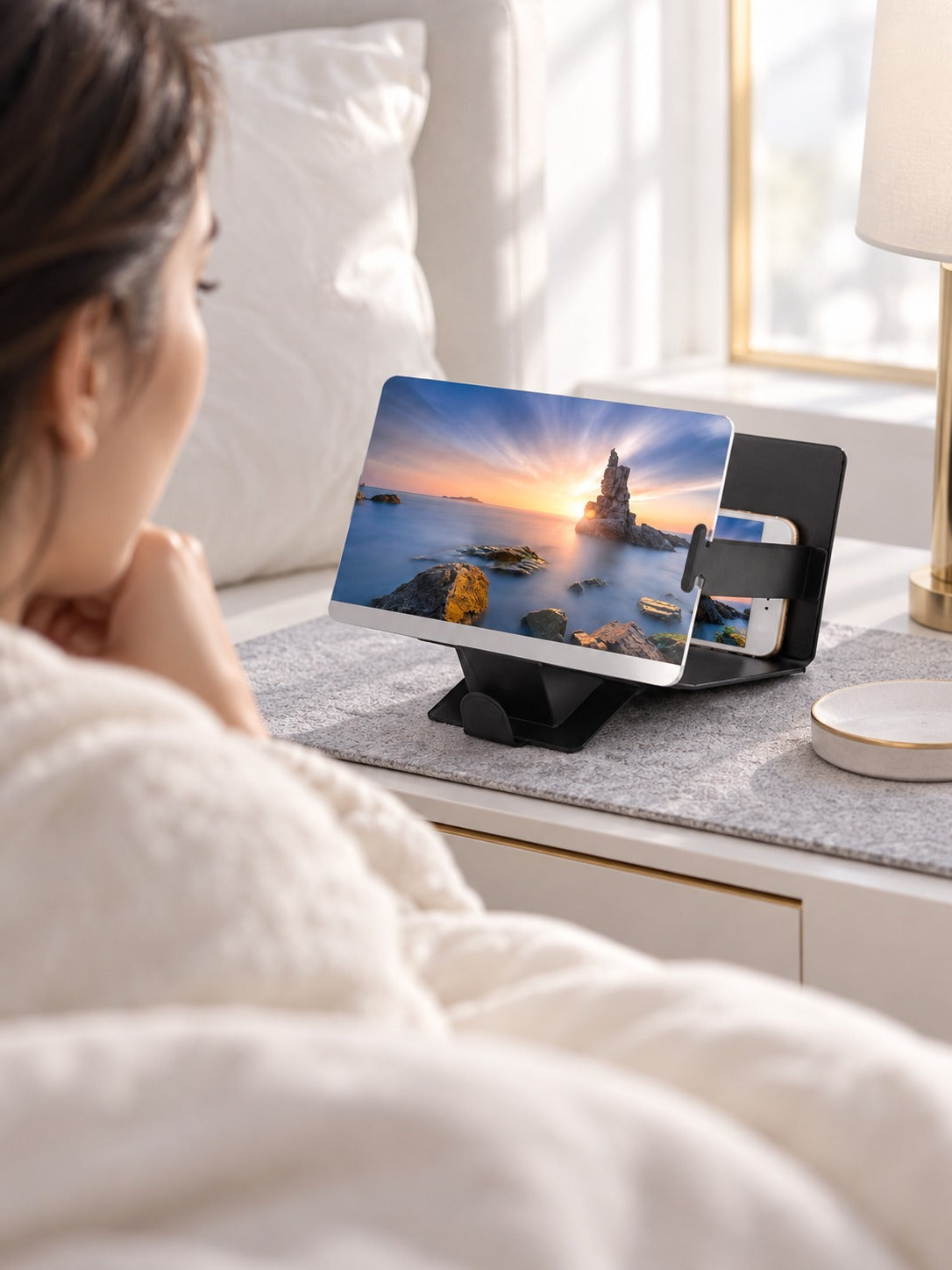 Phone Screen Magnifier Stand for Easy Video Viewing