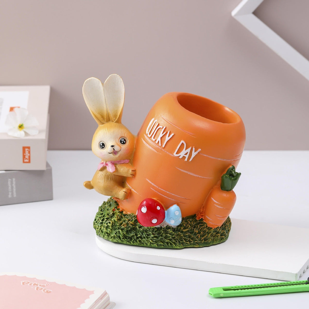 Rabbit Desk Organizer: Carrot-Shaped Pen Holder Decor