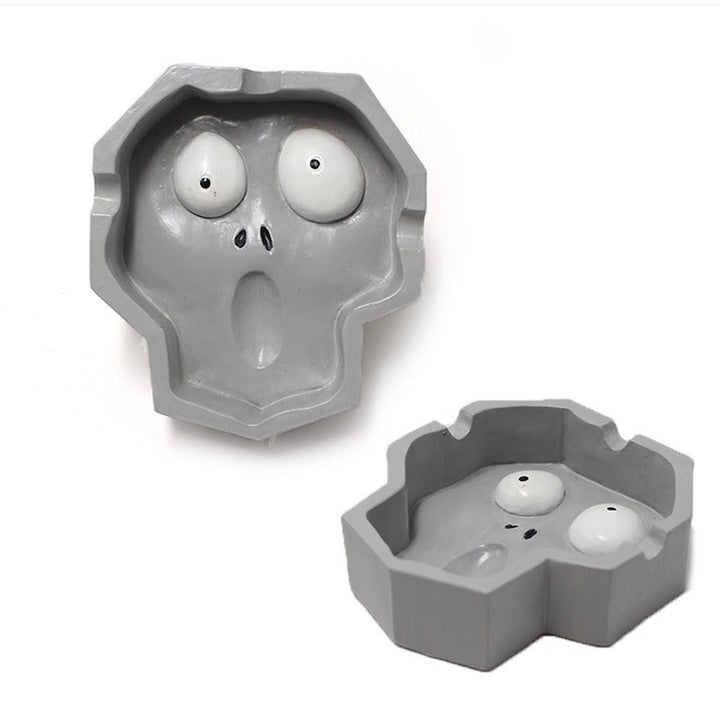 Ghost Face Ashtray for Quirky Desktop Decor Display