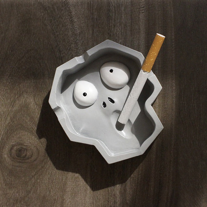 Ghost Face Ashtray for Quirky Desktop Decor Display