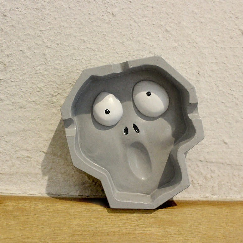 Ghost Face Ashtray for Quirky Desktop Decor Display