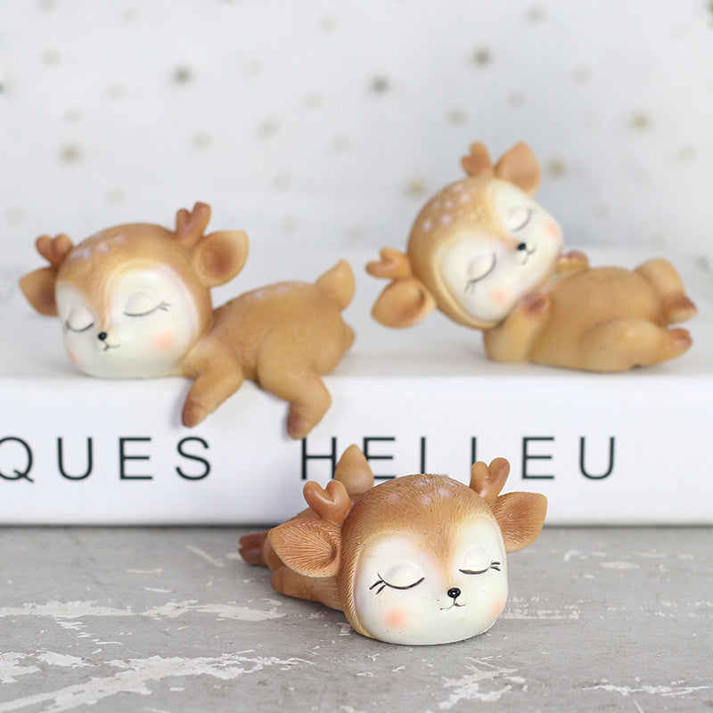 Resin Sleeping Deer Christmas Ornament for Cozy Decor