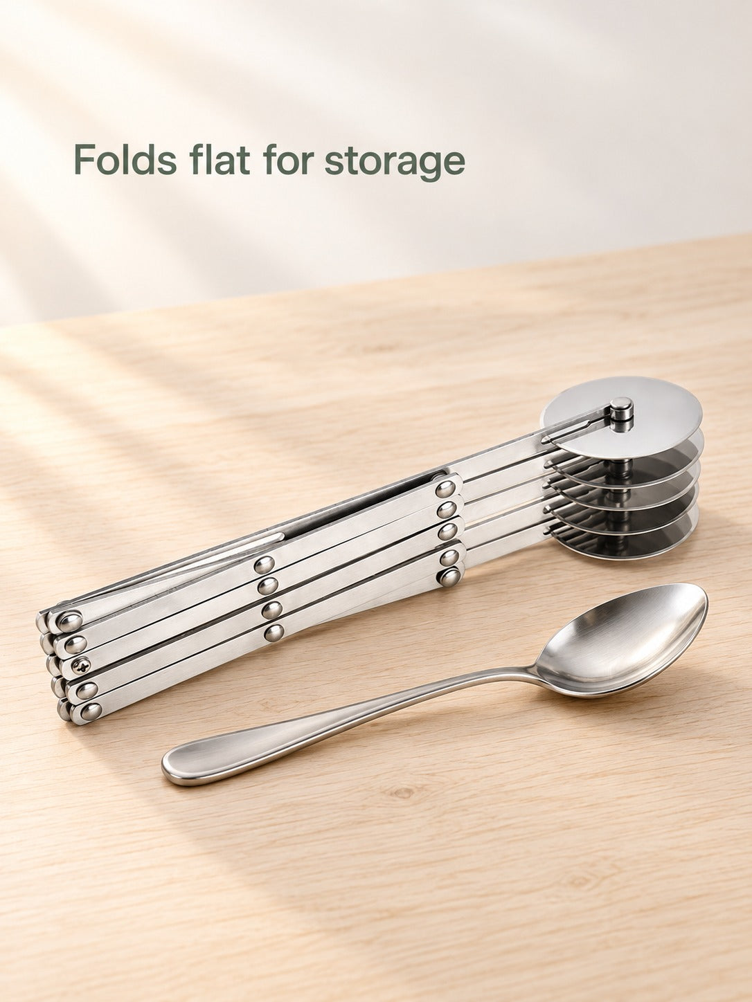 Retractable Multi-Wheel Pizza Cutter That Folds Flat
