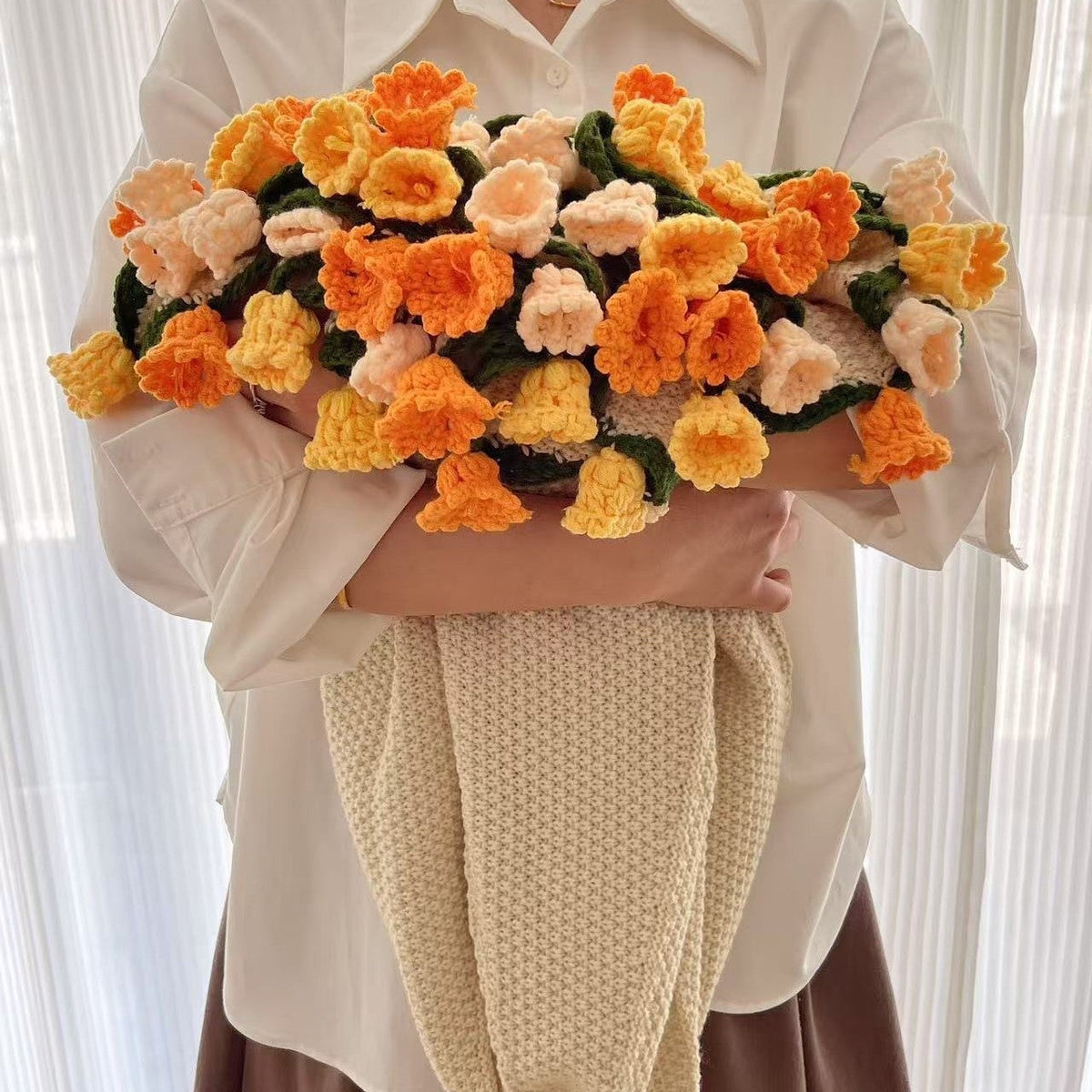 Rose Bouquet Blanket – Handwoven Floral Cozy Decor