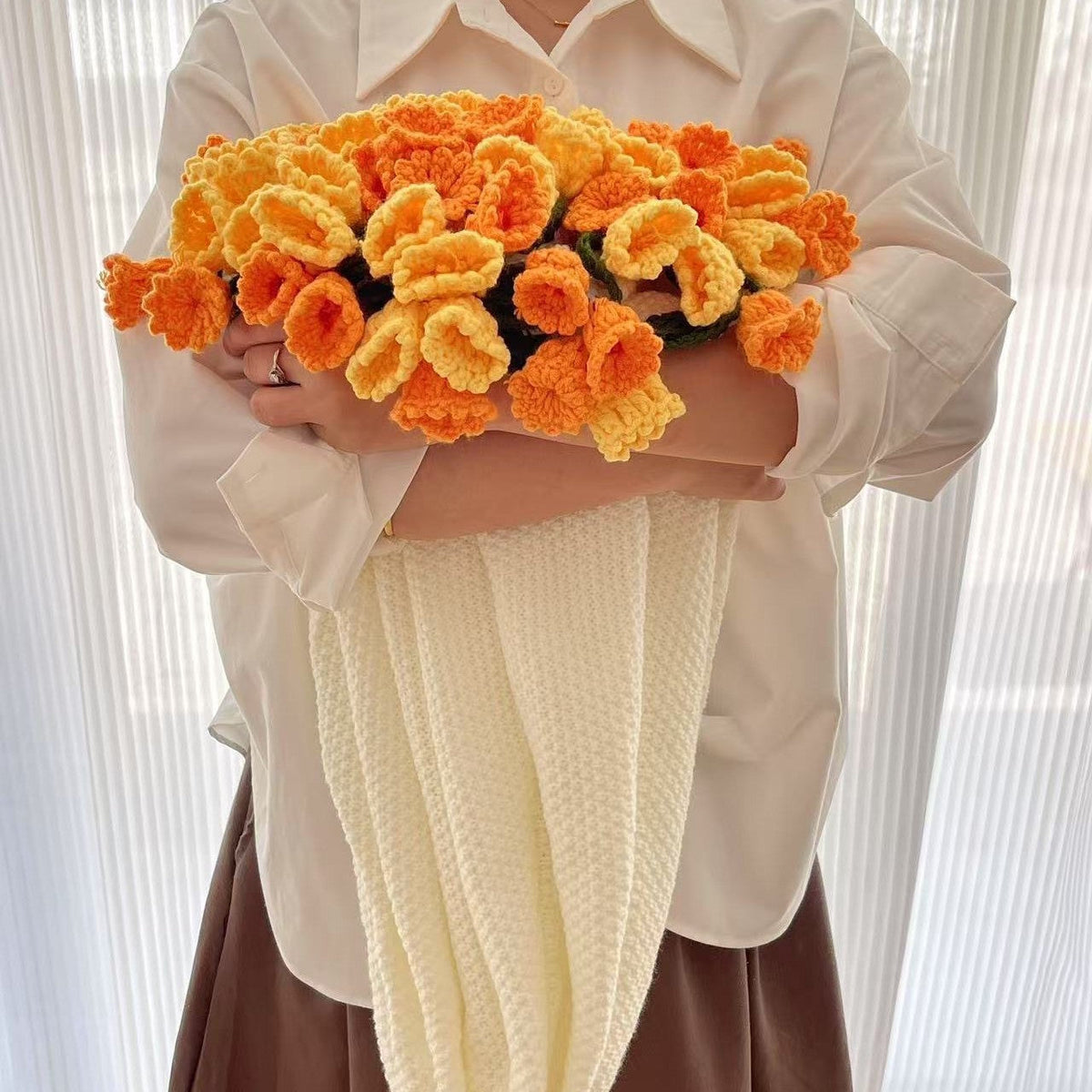 Rose Bouquet Blanket – Handwoven Floral Cozy Decor