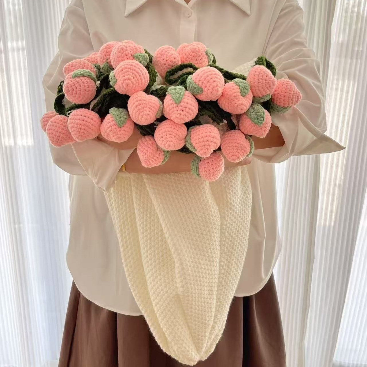 Rose Bouquet Blanket – Handwoven Floral Cozy Decor