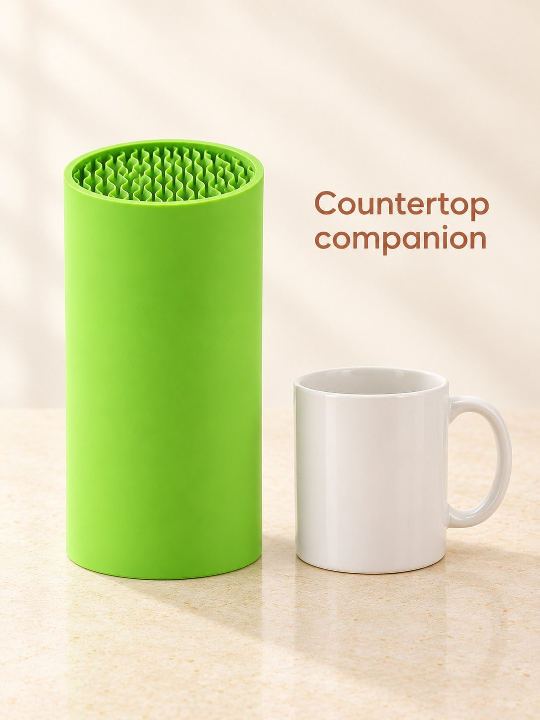 Colorful Round Knife Holder With Wavy Upright Insert