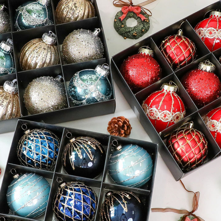 Christmas Ball Ornaments for an Elegant Glitter Tree
