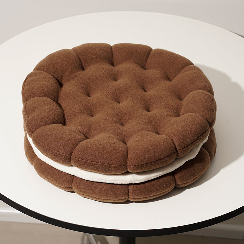 Biscuit-Shaped Cushion for Cozy, Playful Sofa Comfort