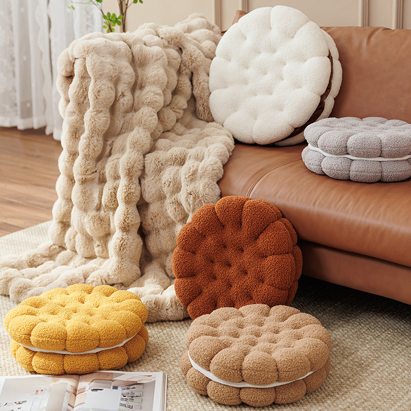 Biscuit-Shaped Cushion for Cozy, Playful Sofa Comfort