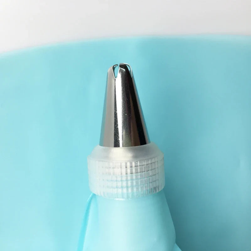Silicone Piping Bag Set with 6 Stainless Steel Nozzles