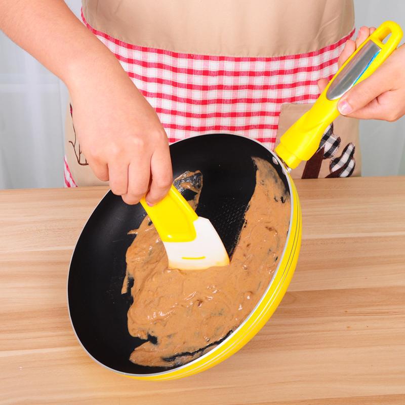 Silicone Non-Stick Pan Scraper That Cleans Oil Fast