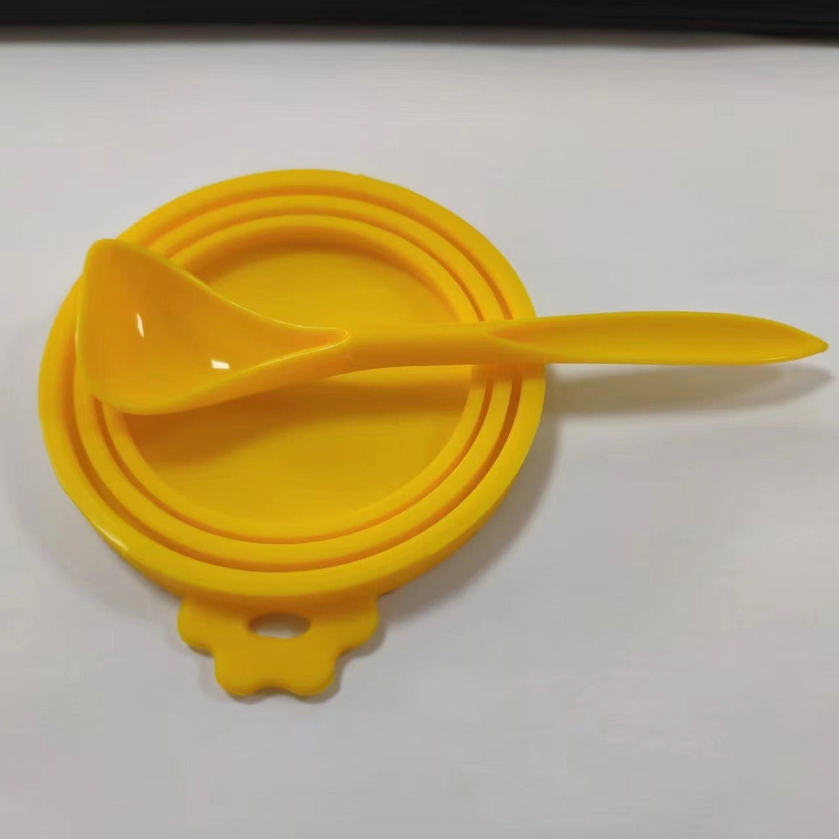 Reusable Pet Can Lid With Spoon for Fresher Storage