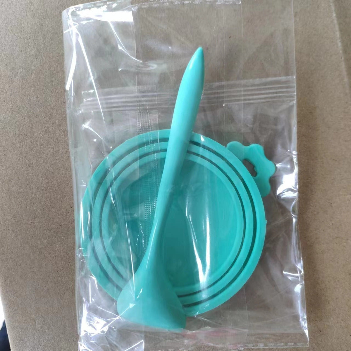 Reusable Pet Can Lid With Spoon for Fresher Storage