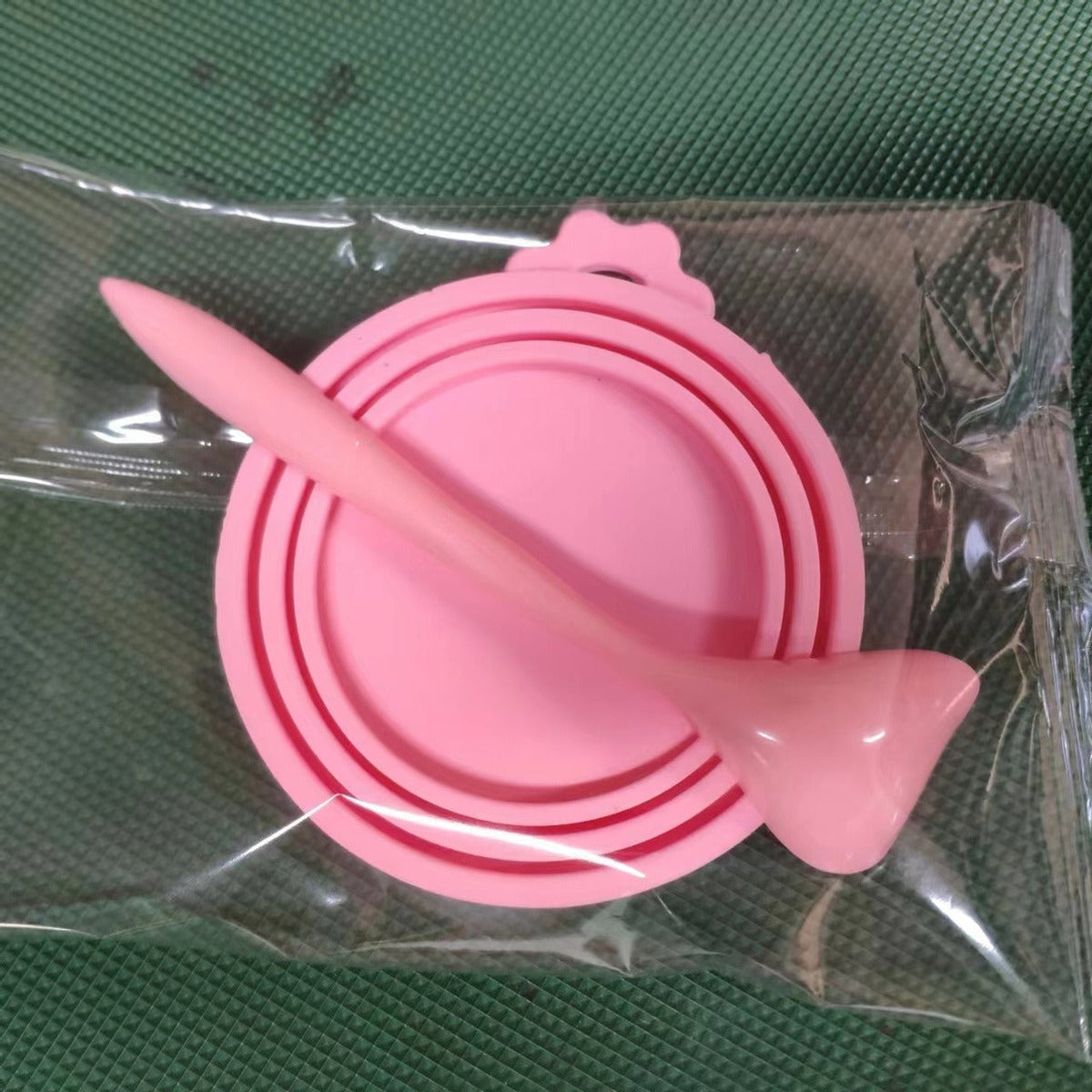 Reusable Pet Can Lid With Spoon for Fresher Storage