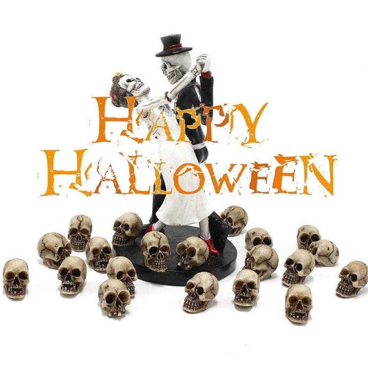 Skeleton Couple Halloween Decor for Spooky Romance