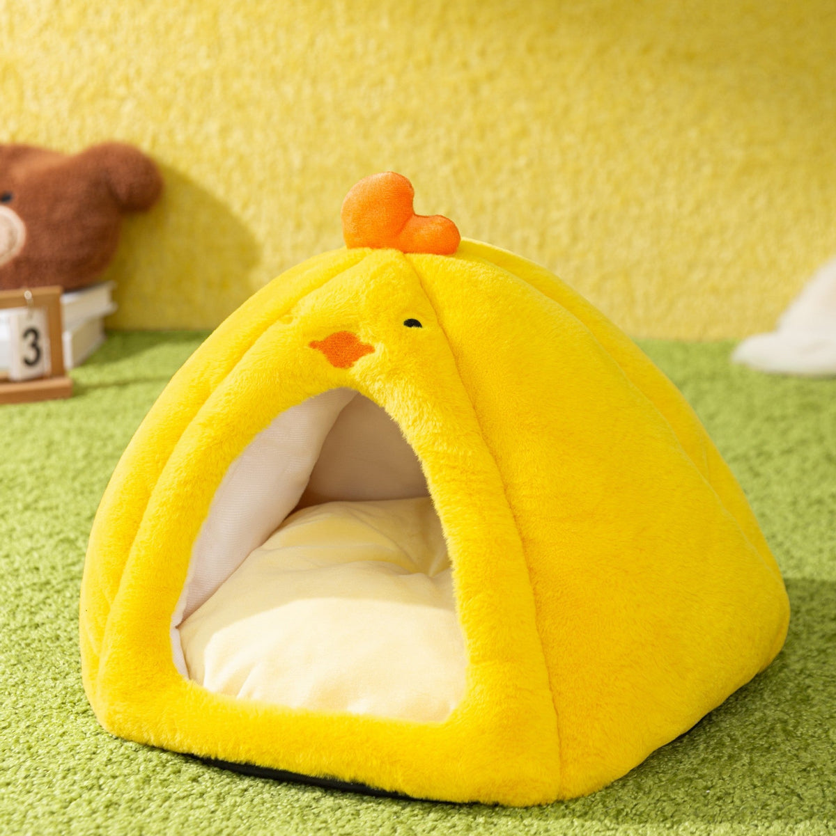 Toast Cat Bed: Cozy Enclosed Hideaway for Cold Nights