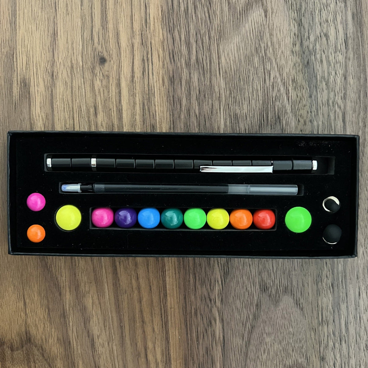 Magnetic Fidget Pen for Creative 3D Shape Building