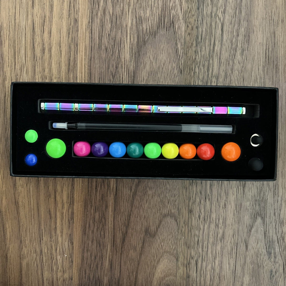 Magnetic Fidget Pen for Creative 3D Shape Building
