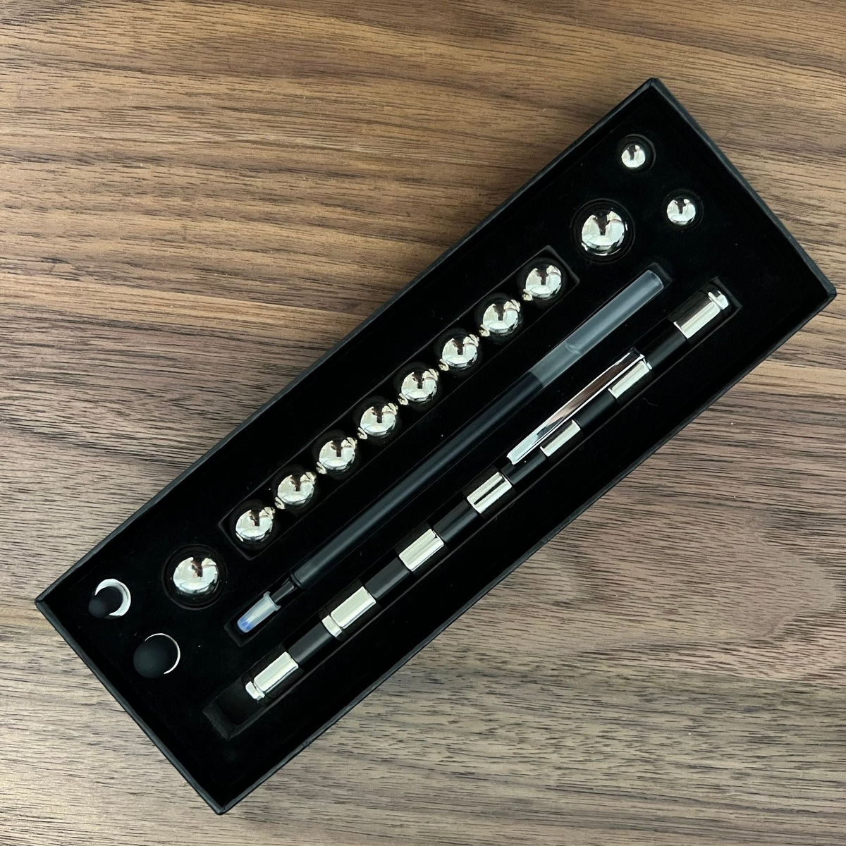 Magnetic Fidget Pen for Creative 3D Shape Building