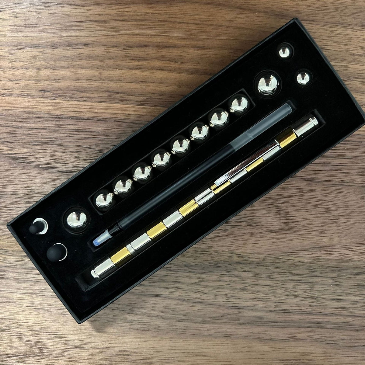 Magnetic Fidget Pen for Creative 3D Shape Building