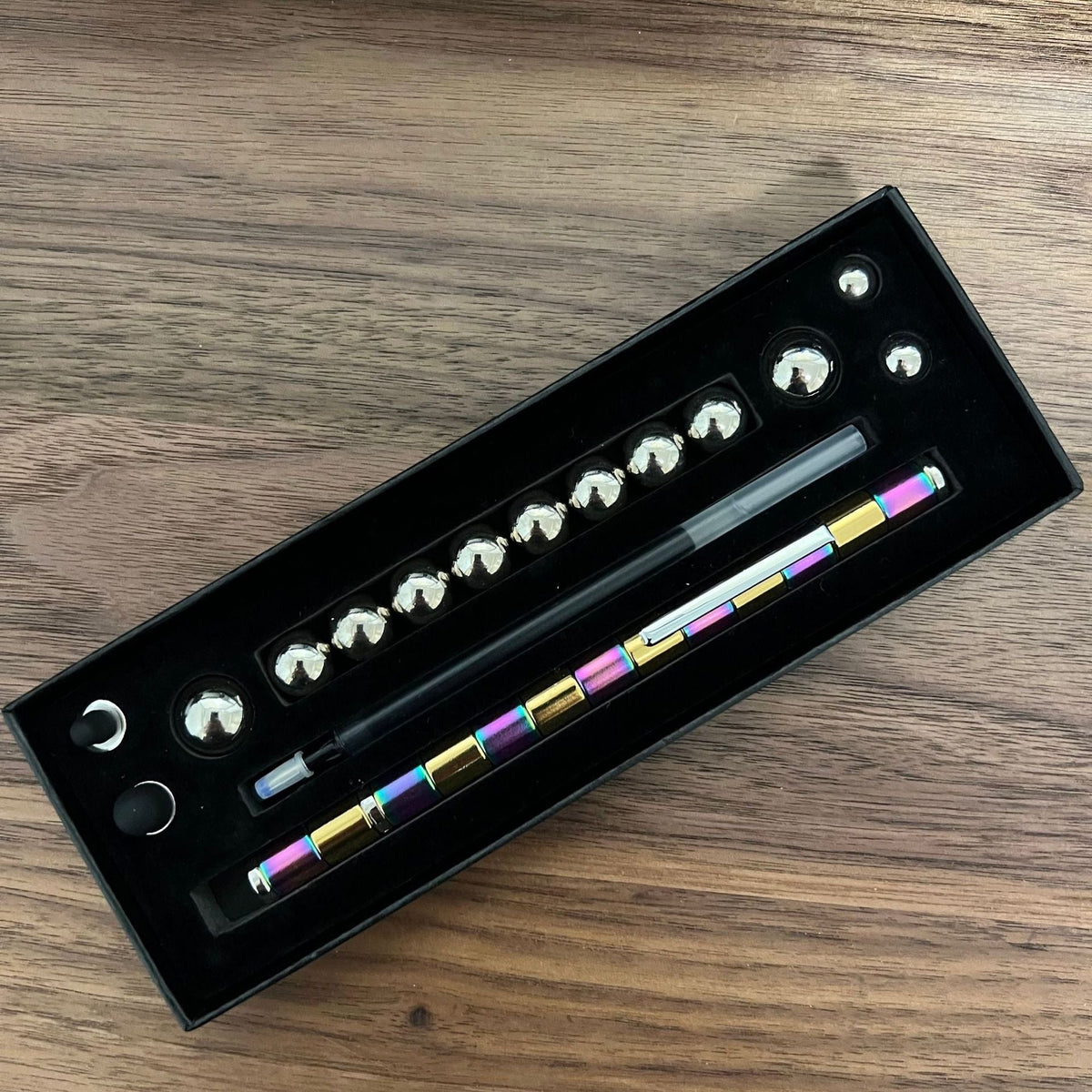 Magnetic Fidget Pen for Creative 3D Shape Building