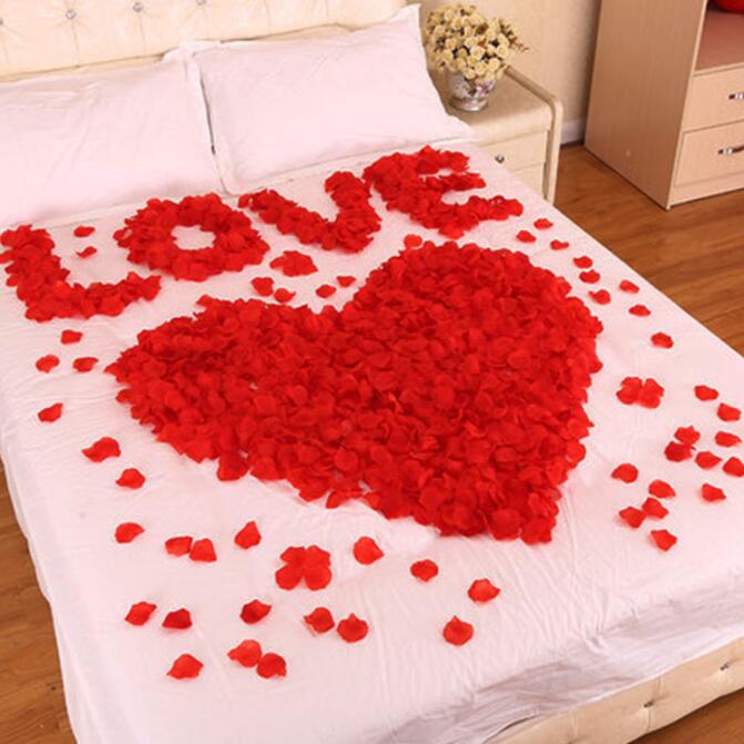 Artificial Rose Petals for Romantic Wedding Decorations