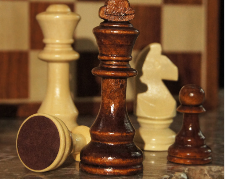 Wooden Chess Set with Felt-Lined Storage Board for Play