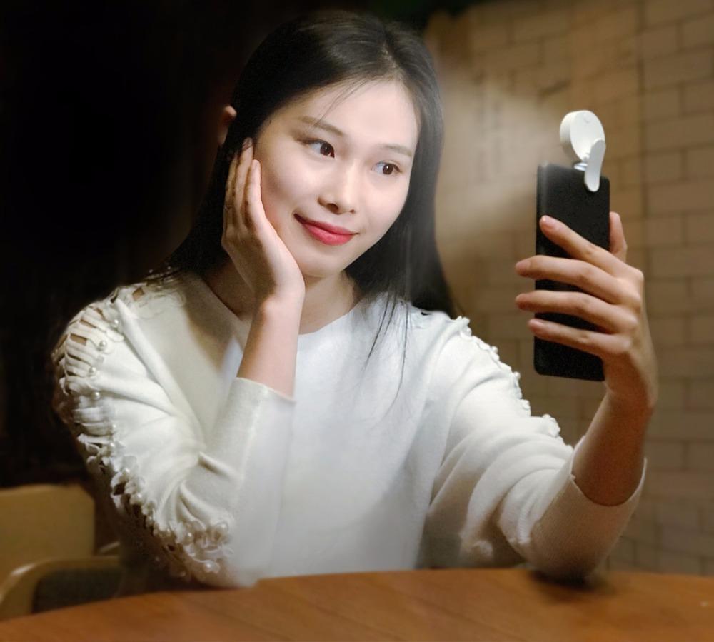 Xiaomi Mijia Clip-On Fill Light for Flattering Selfies